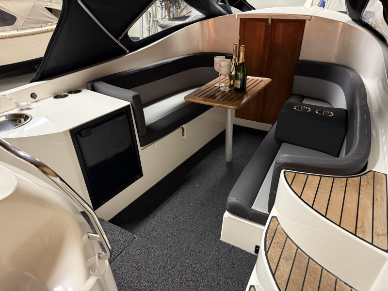 Oud Huijzer 700 Cabin 115pk Yamaha — foto 9 van 12