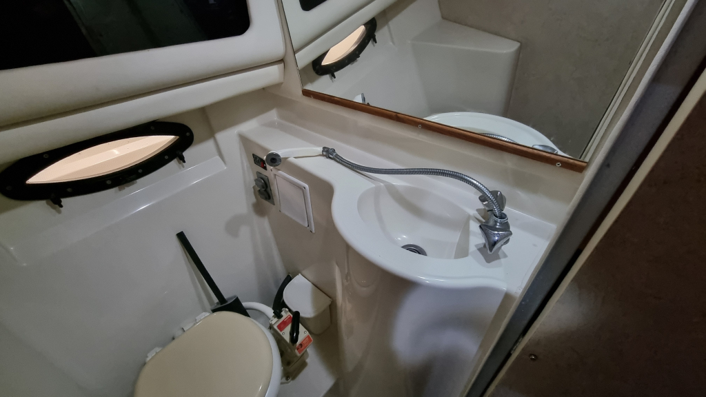 Maxum 2300SCR met trailer (in bijzonder nette staat!) — foto 29 van 39