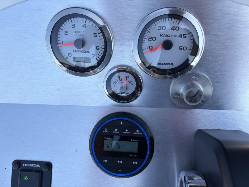 Primeur FULL OPTION 615 Tender + 60pk Honda 2025 — foto 9 van 11