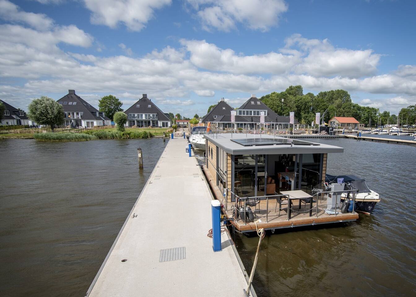 La Mare Houseboat Apartboat XL — foto 2 van 16