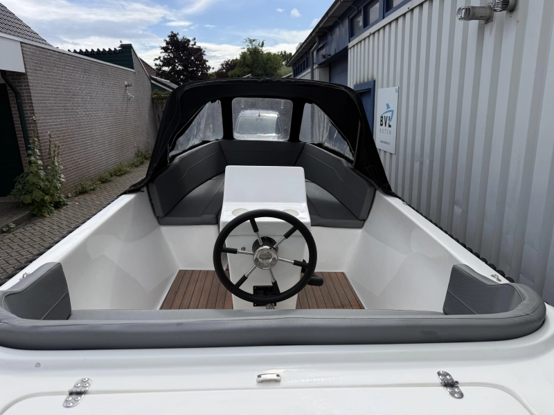 Admiral 530 Tender — foto 8 van 12