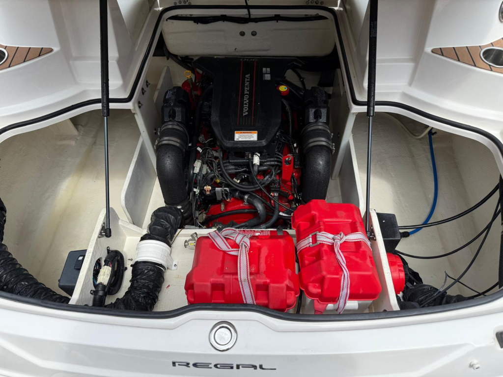Regal 2500 Bowrider — foto 12 van 29