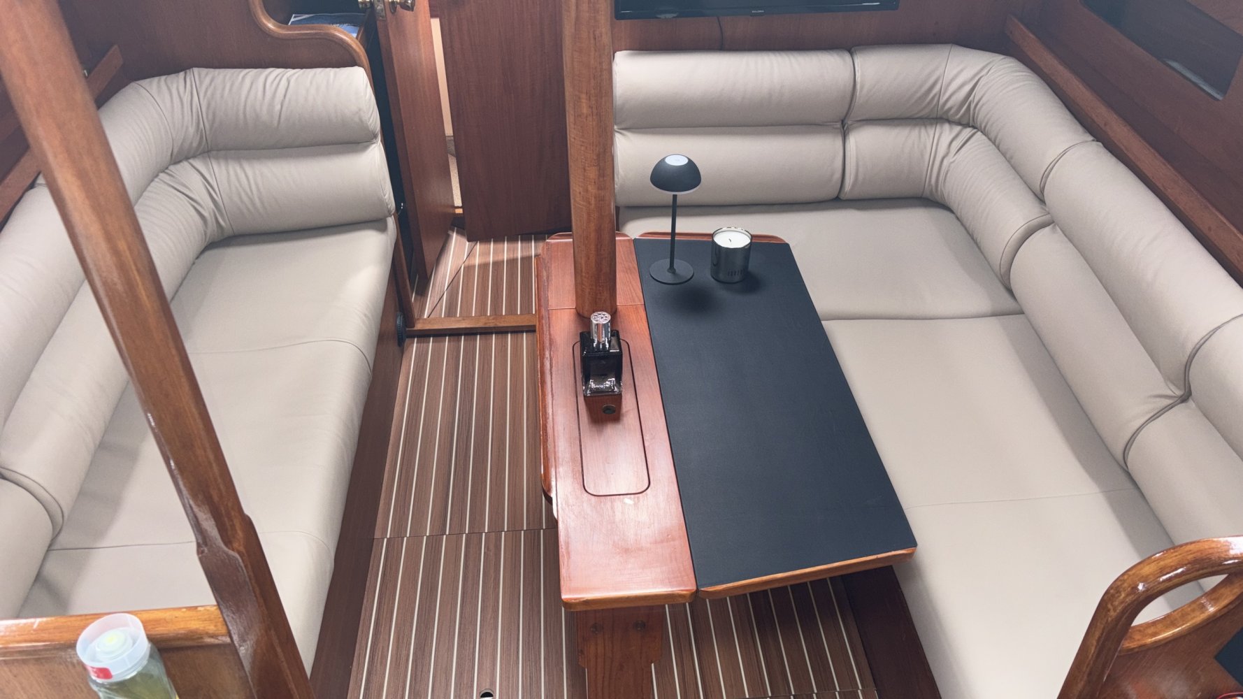 VOLVO PENTA Moody - Sailing Yacht - GRP (Polyester) - 1990 - € 85.000 — foto 7 van 11