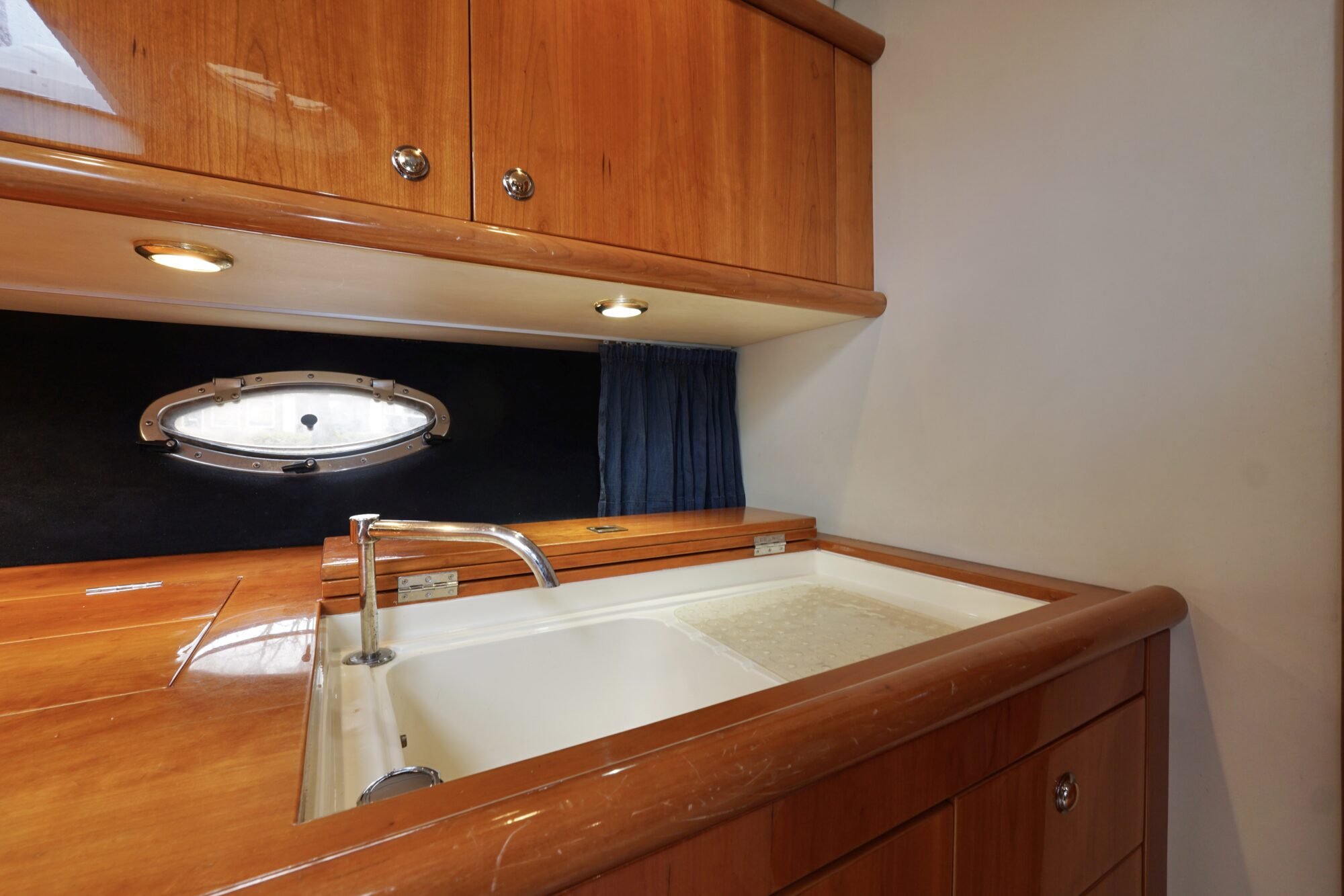 Sunseeker Camarque 47 Cabrio — foto 11 van 75
