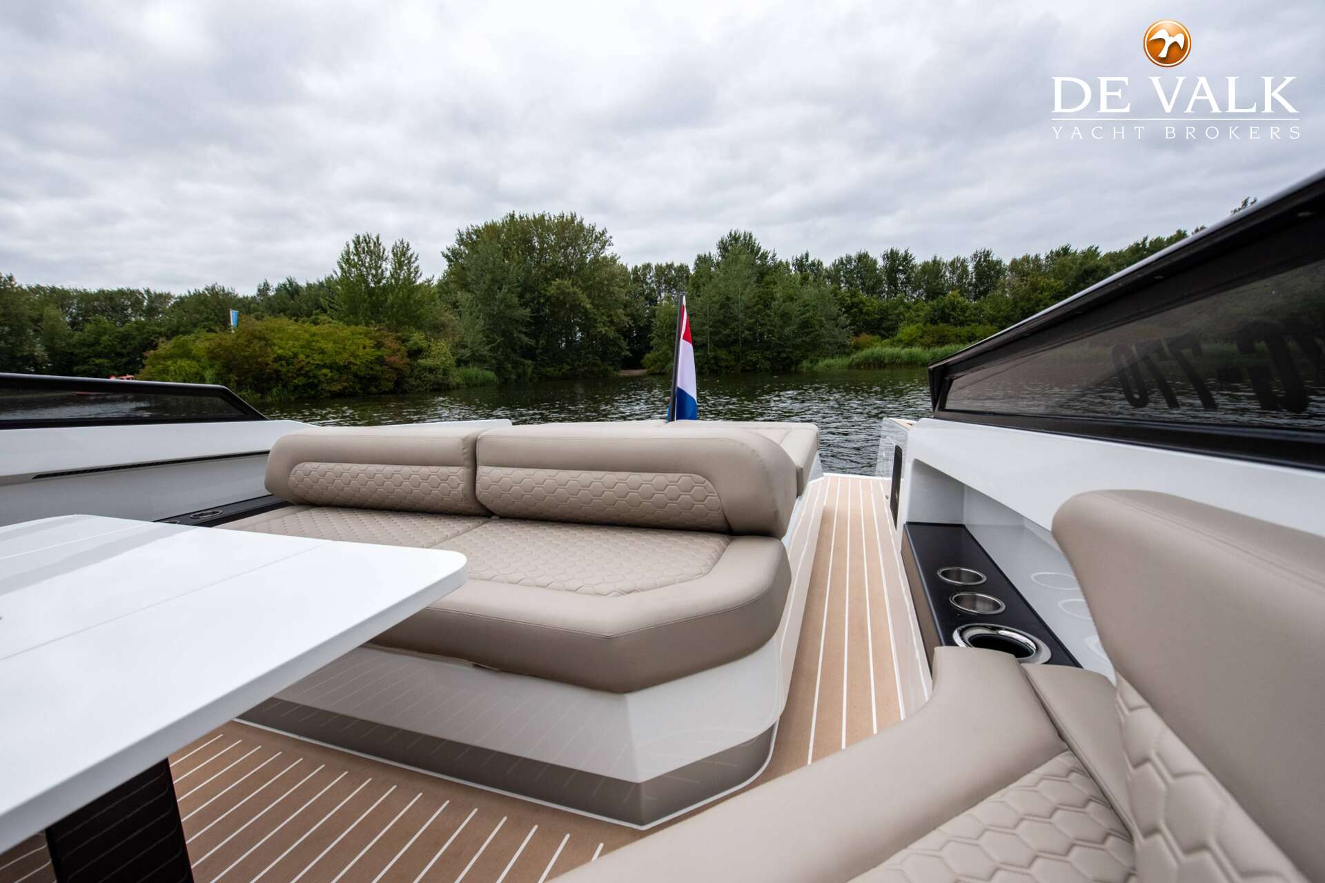 Reborn 40 R Cabin — foto 33 van 35