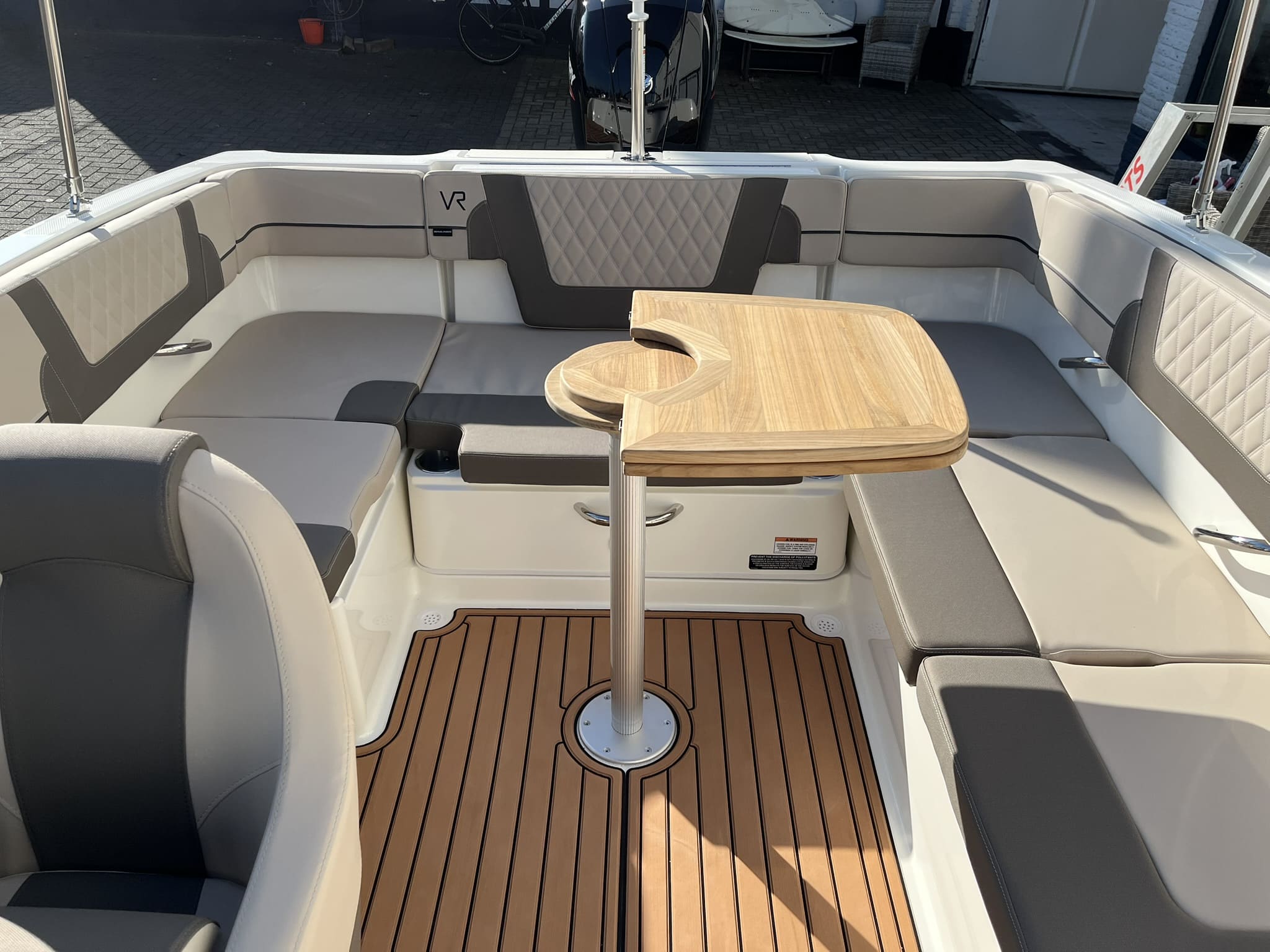 Bayliner VR4 Bowrider — foto 24 van 29