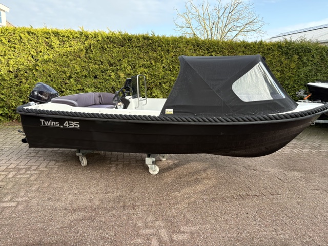 VAARKLAAR!! Twins 435 met buiskap en Tohatsu  9.8 PK — foto 5 van 14