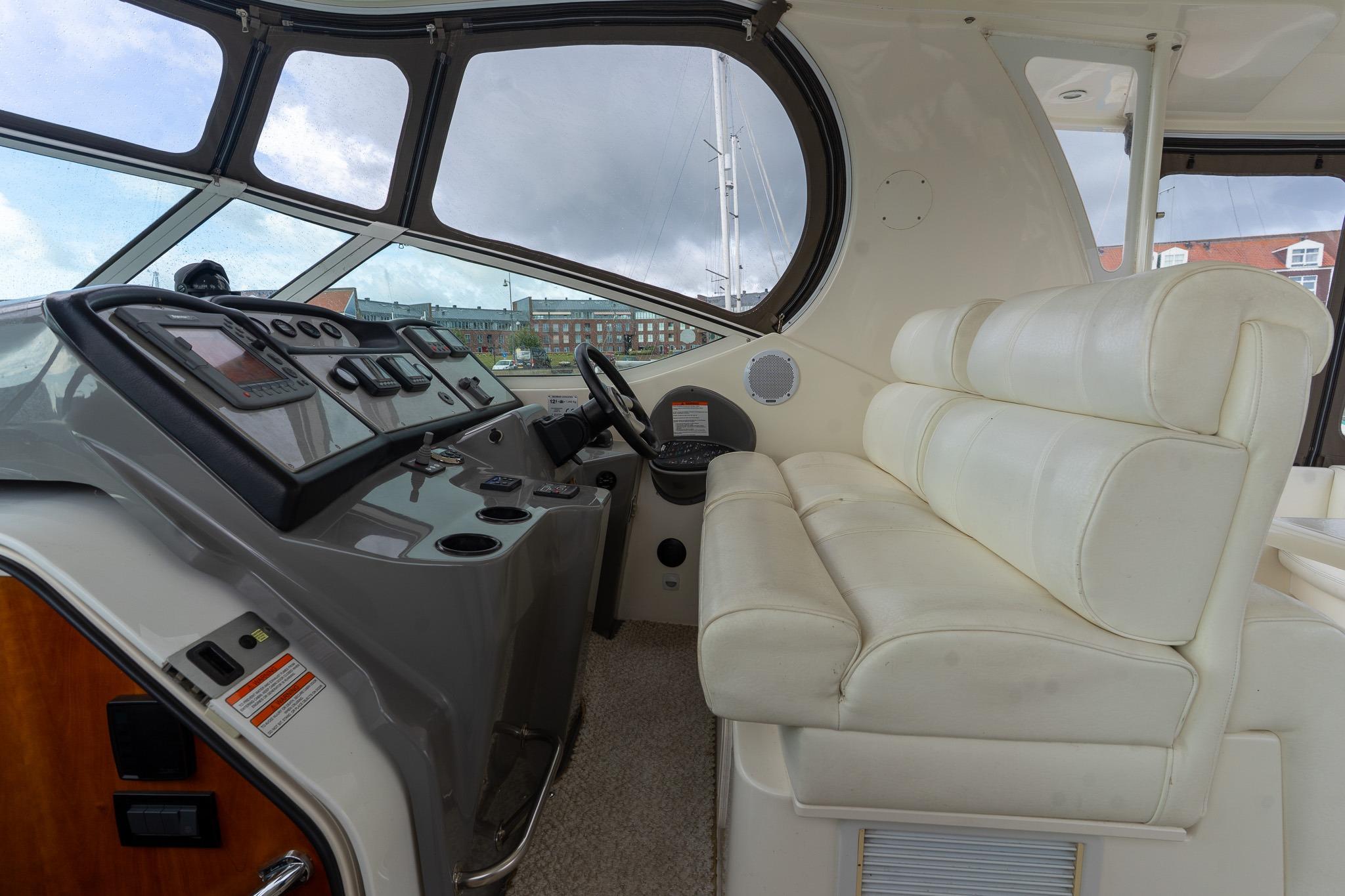 Cruisers Yachts 415 Express Motoryacht — foto 64 van 100