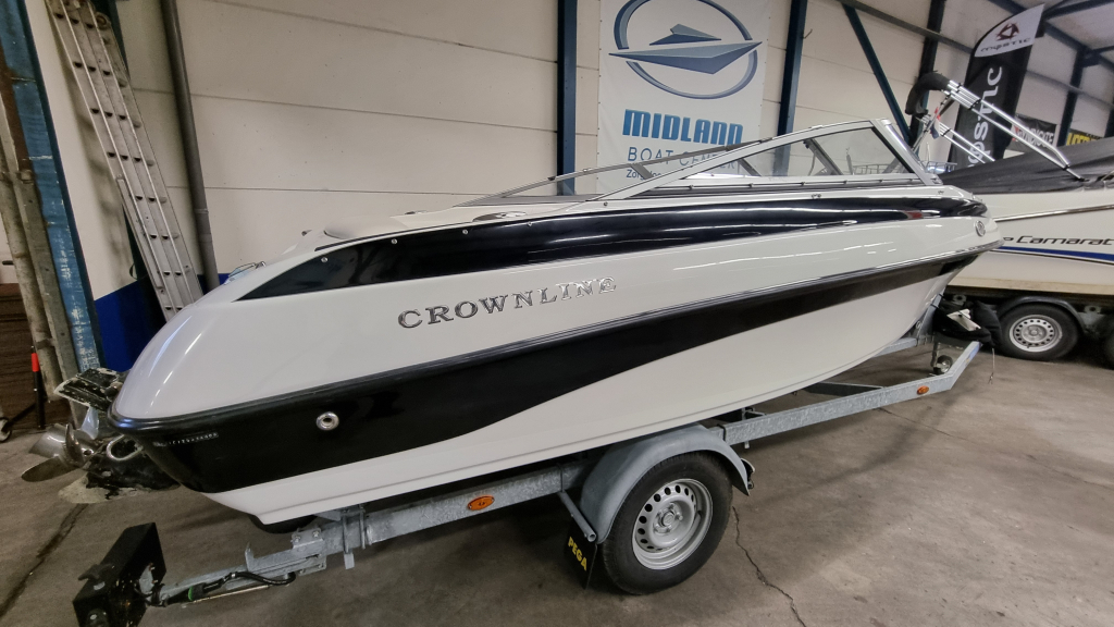Crownline 18 ss met MerCruiser 3.0 inboard en Pega trailer — foto 6 van 10