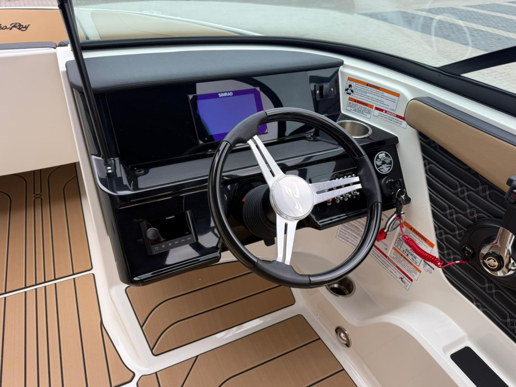 Sea Ray 210 spx — foto 33 van 38
