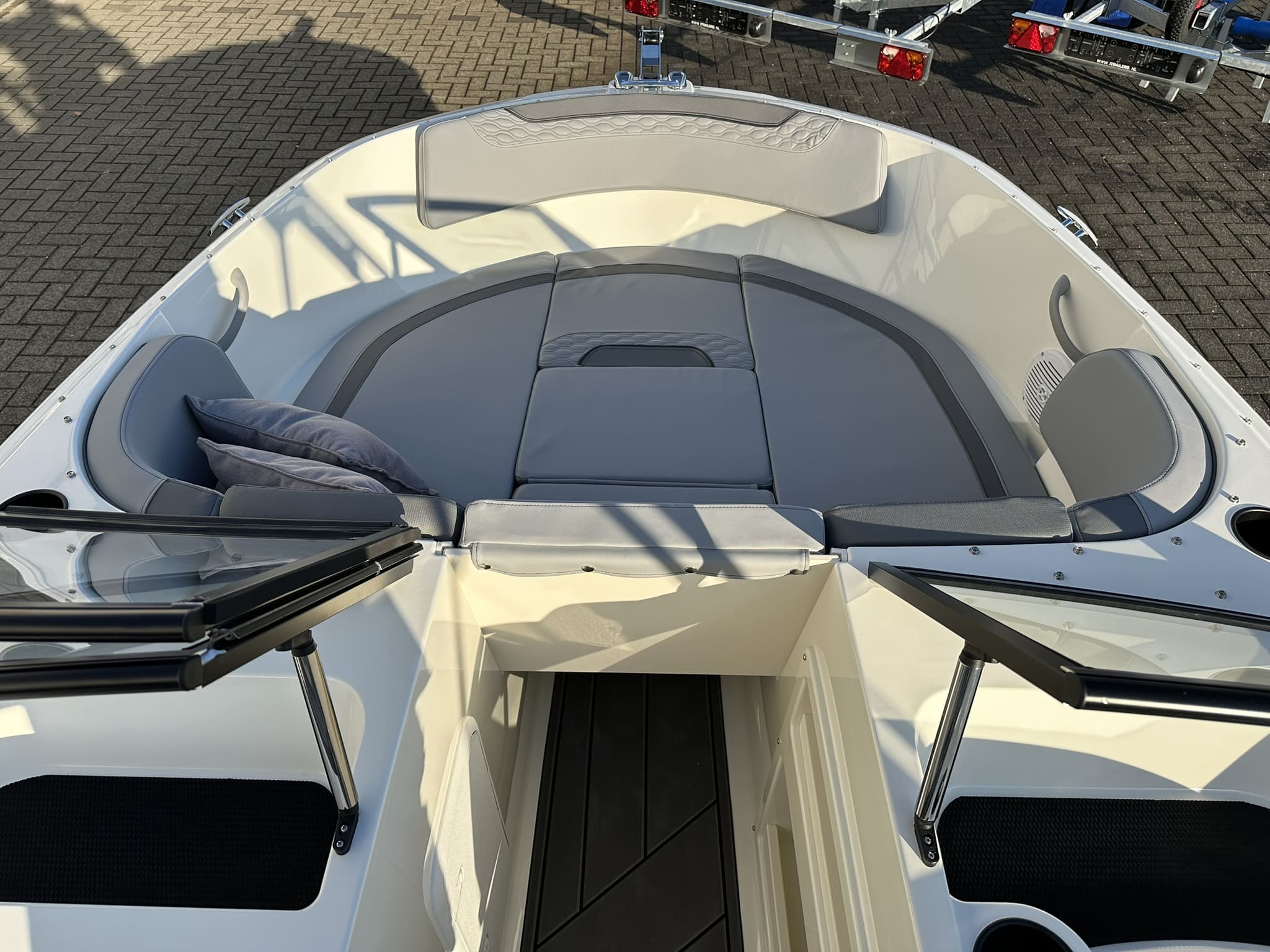 Bayliner Element M17 — foto 11 van 16