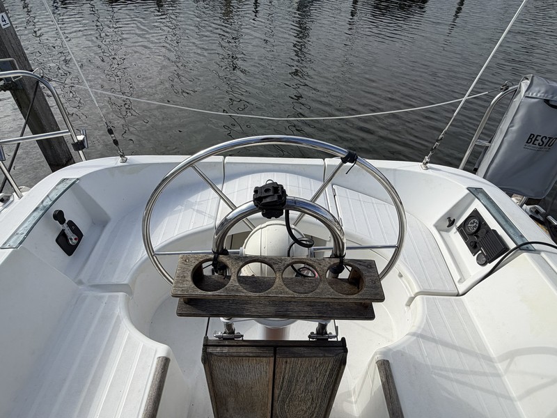 Beneteau Oceanis 321 — foto 39 van 48
