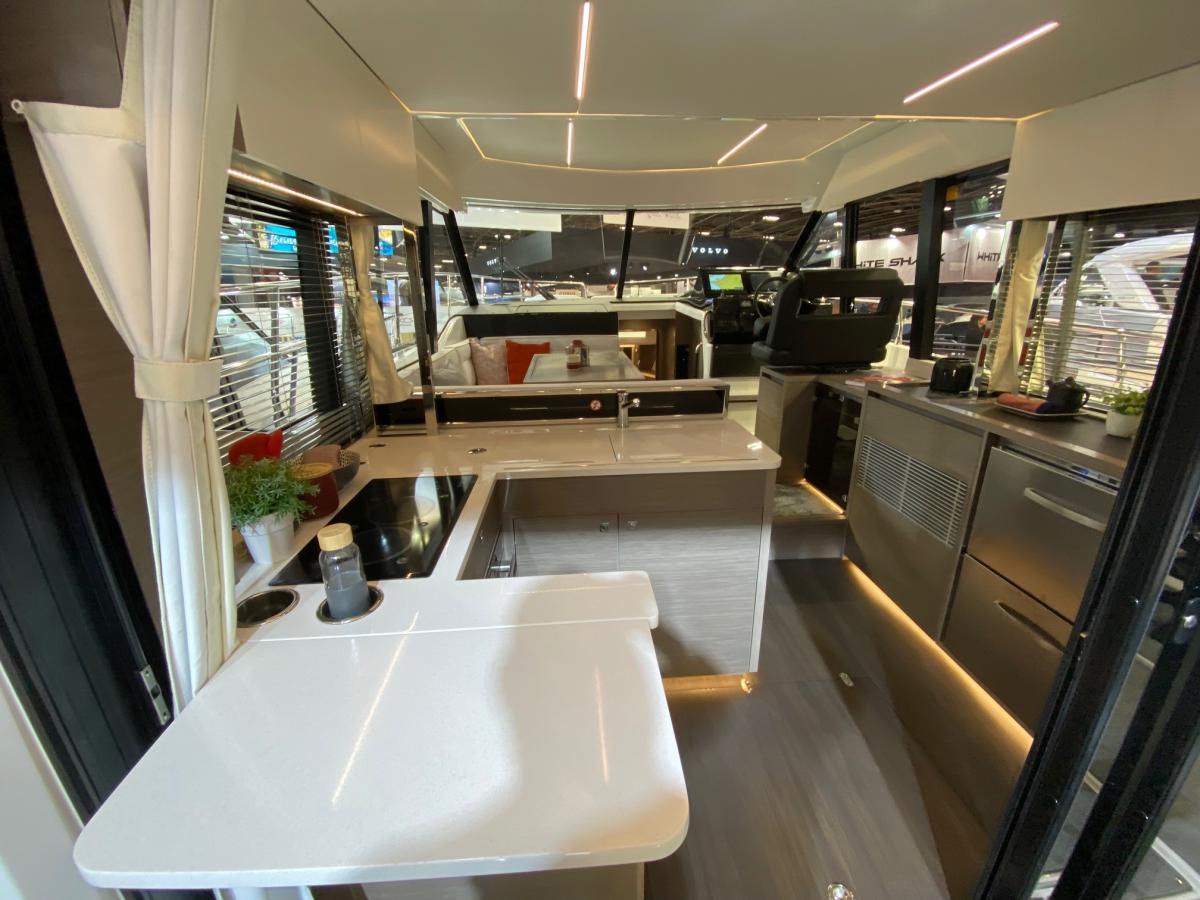 Jeanneau 1295 FLY — foto 10 van 29