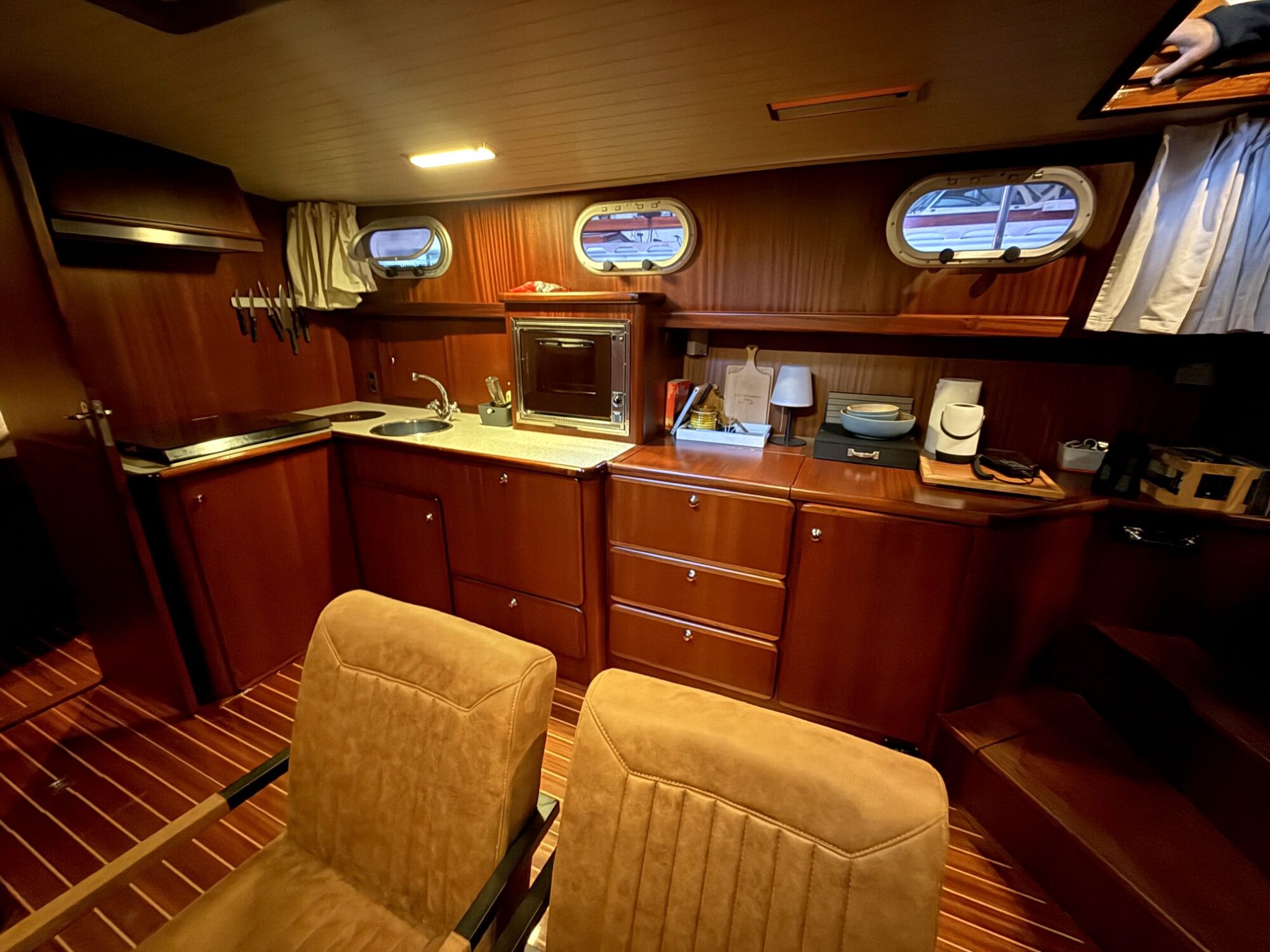 Crown yachts Crown Cruiser 12.85 OK Spiegeldeur — foto 14 van 23