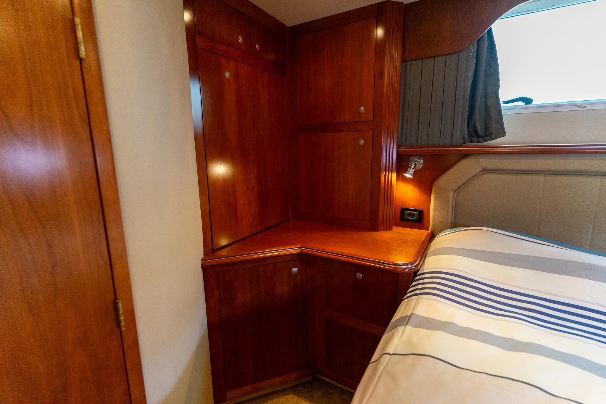 Cruisers Yachts 415 Express Motoryacht — foto 12 van 100