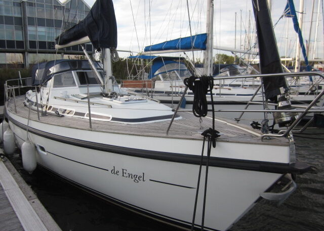 C-Yacht C11.00 bj 2004, Zeer fraai en goed onderhouden toerjacht - C — foto 3 van 12
