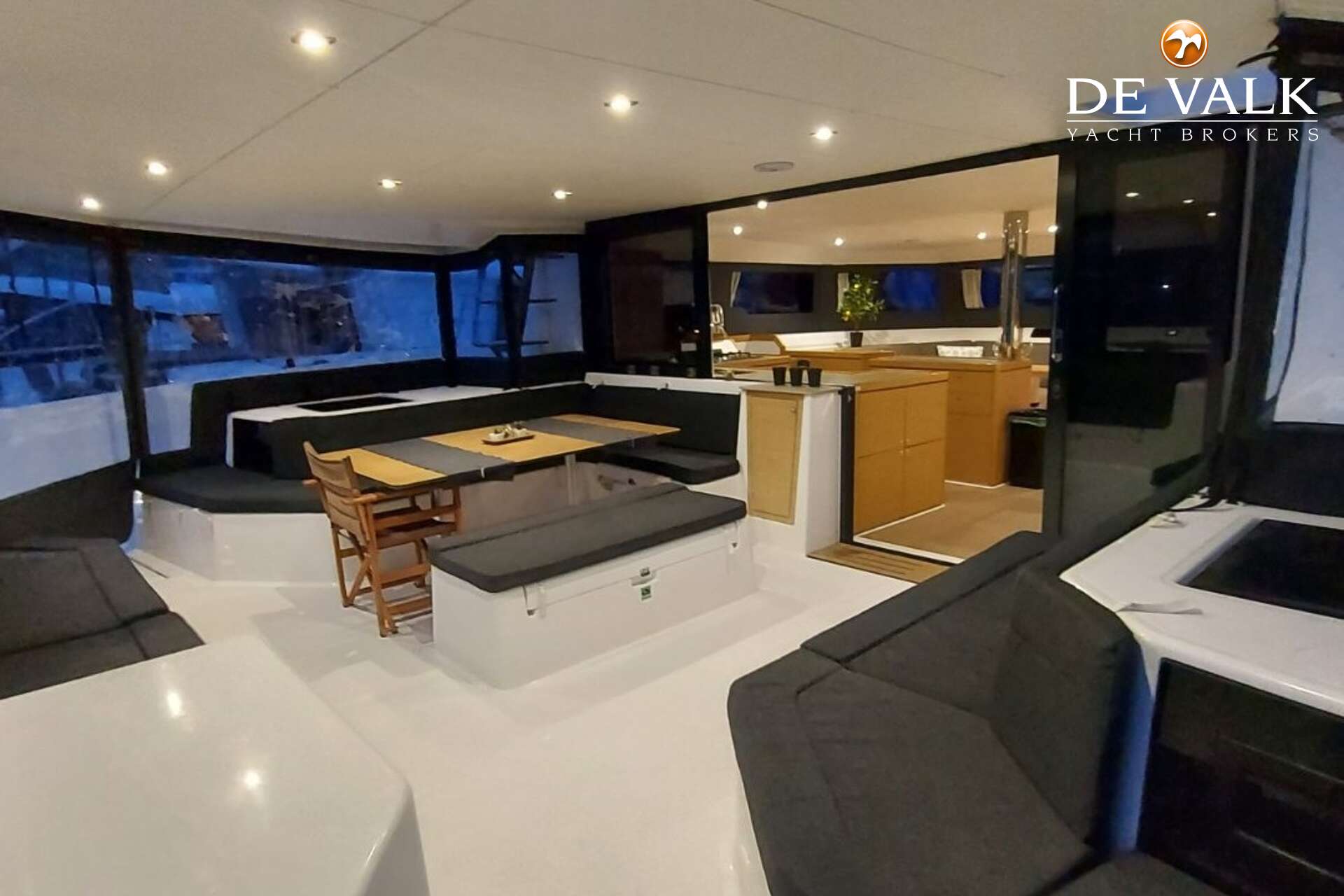 Dufour Catamaran 48 — foto 7 van 44