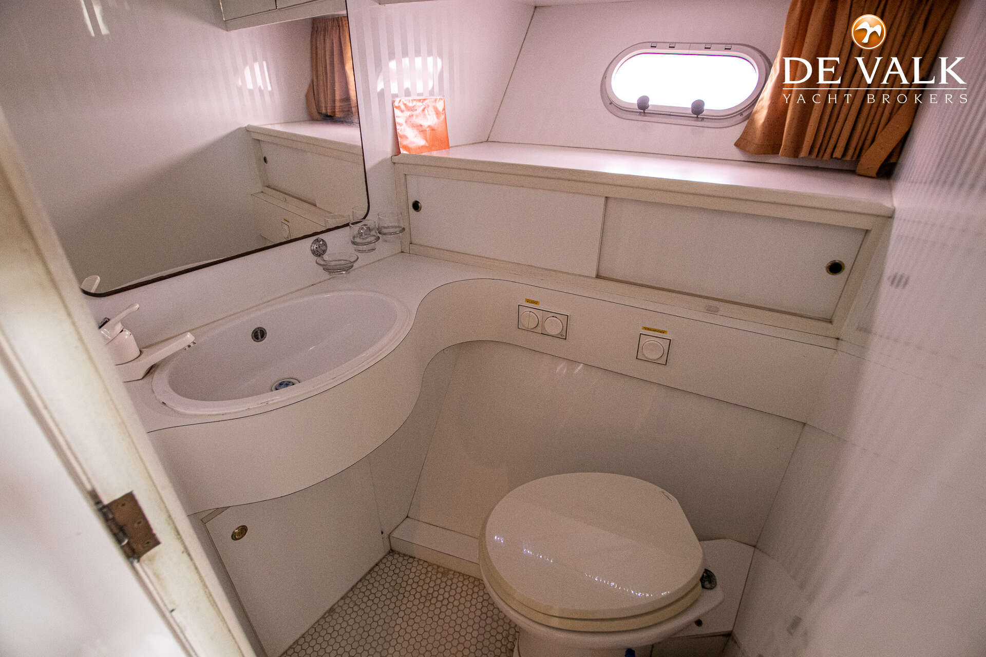Neptunus 145 Flybridge — foto 35 van 38