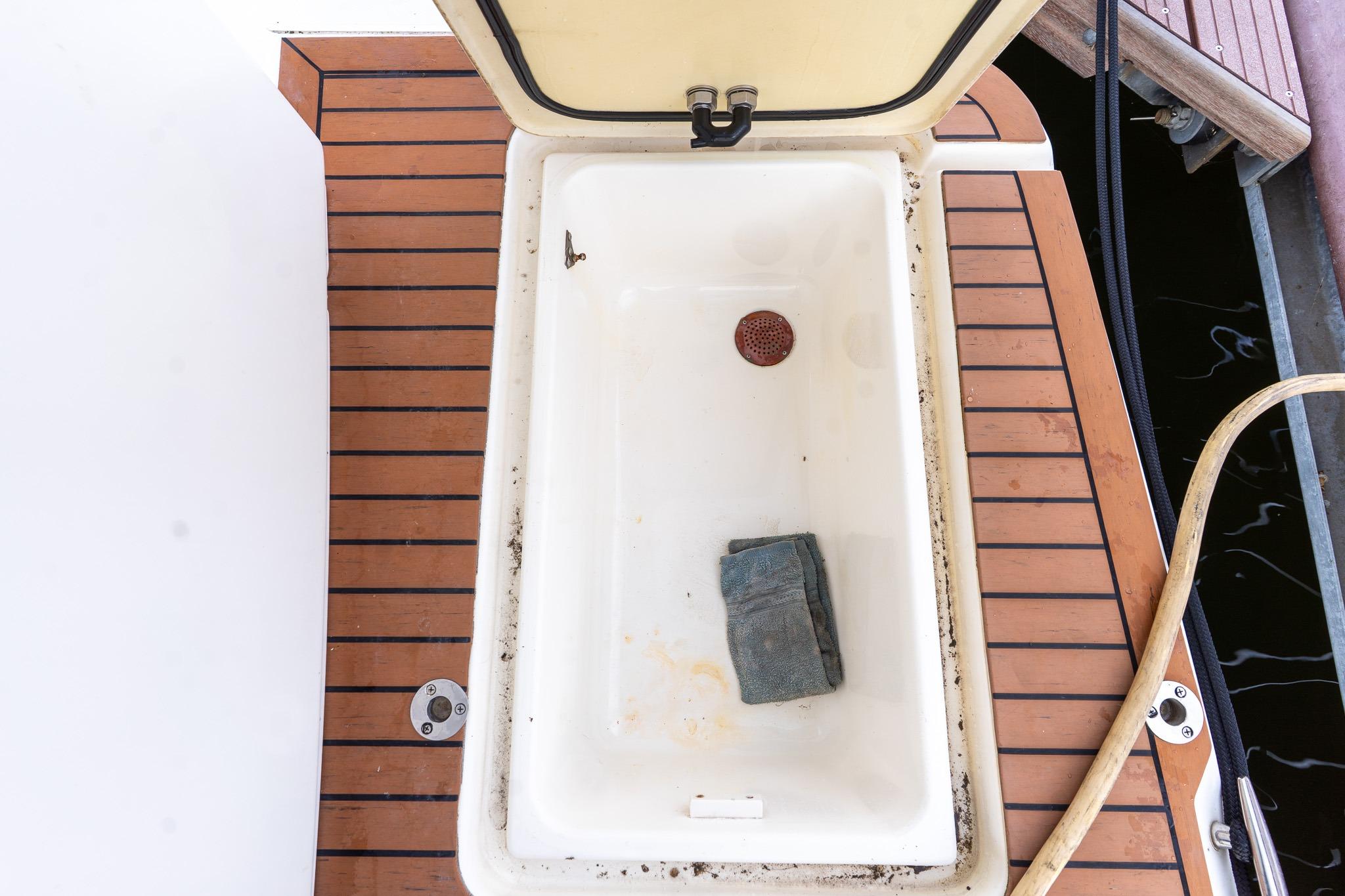 Cruisers Yachts 415 Express Motoryacht — foto 55 van 100