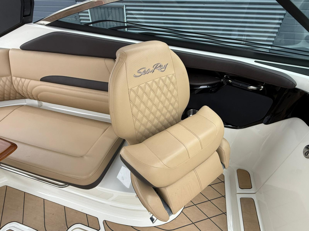 Sea Ray SLX 260 — foto 18 van 35