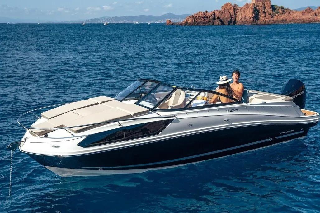 Bayliner VR6 Cuddy — foto 2 van 11