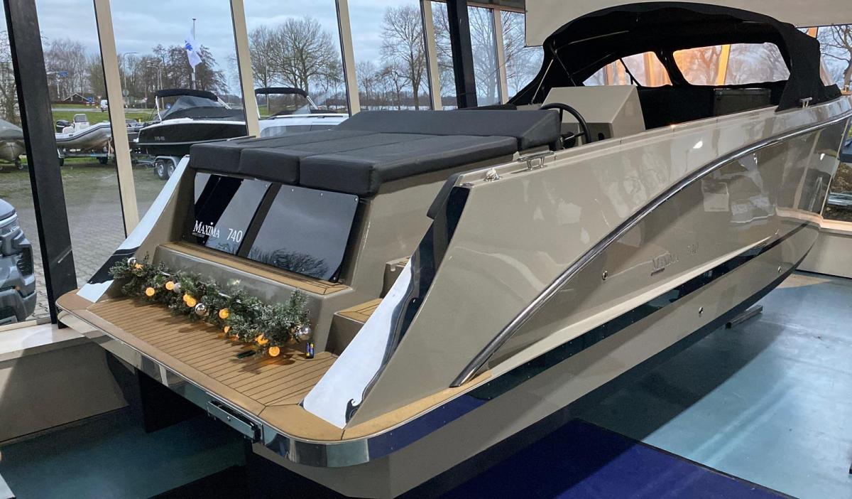 Maxima 740 Tender — foto 4 van 19