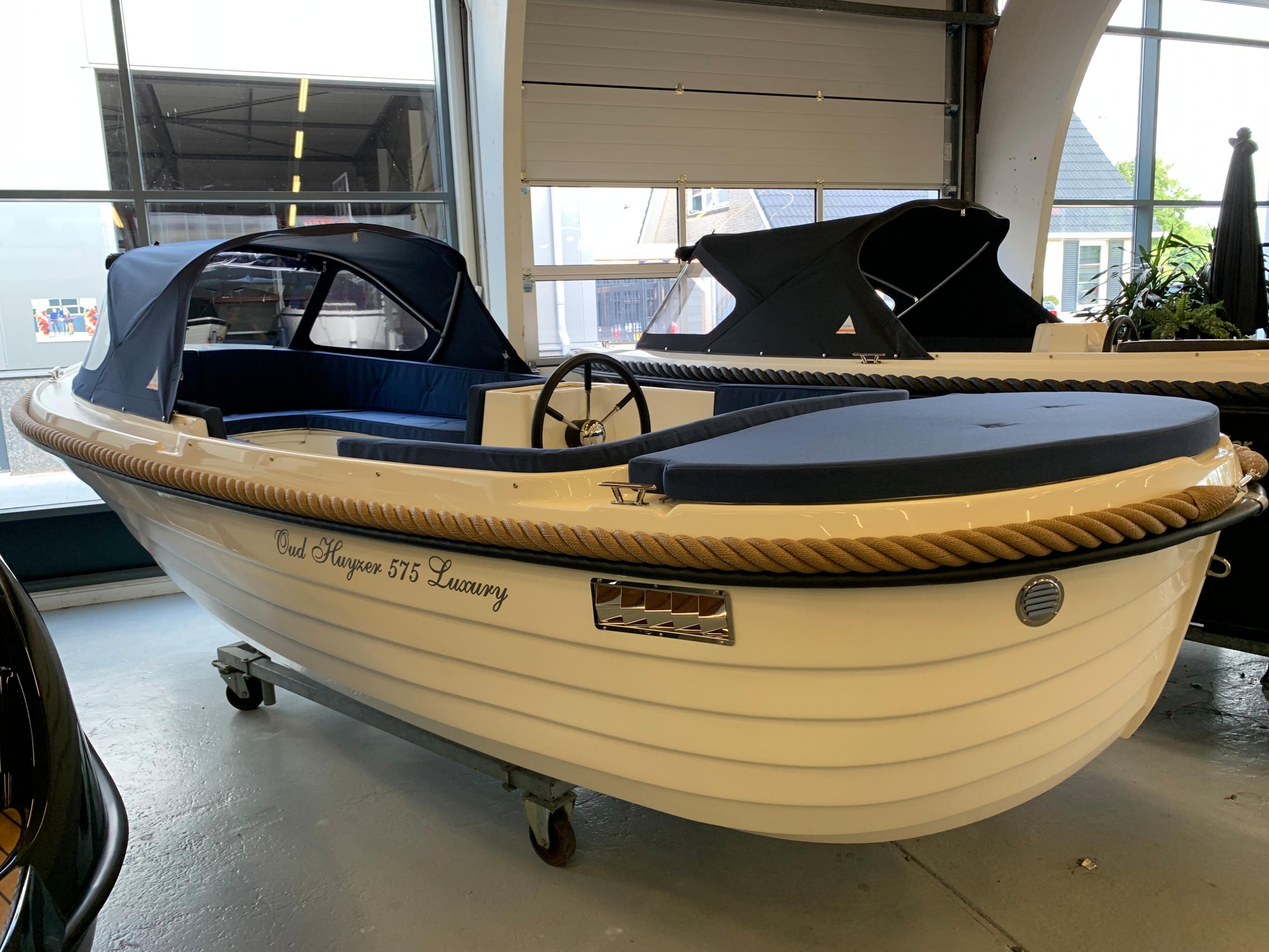 Lekkere sloep Oud Huijzer 575 voor veel vaarplezier.