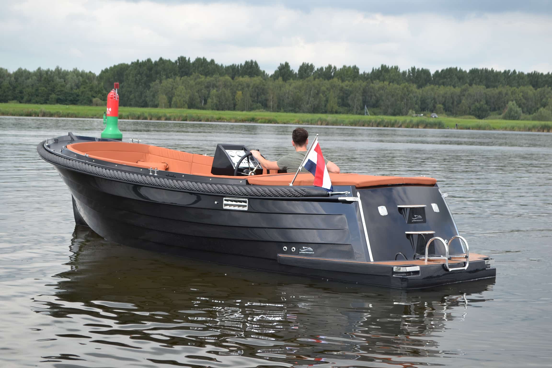 4 Family 690 Tender — foto 4 van 8