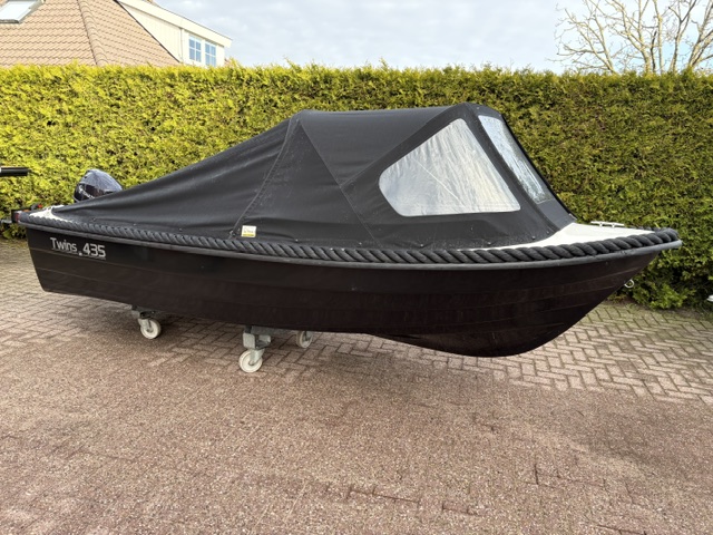 VAARKLAAR!! Twins 435 met buiskap en Tohatsu  9.8 PK — foto 6 van 14