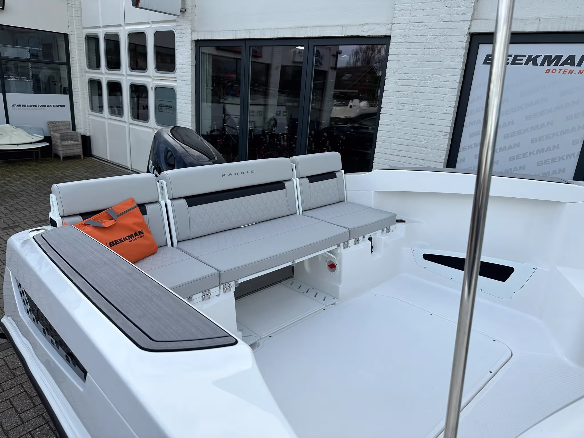 Karnic SL640 Walkaround — foto 6 van 25