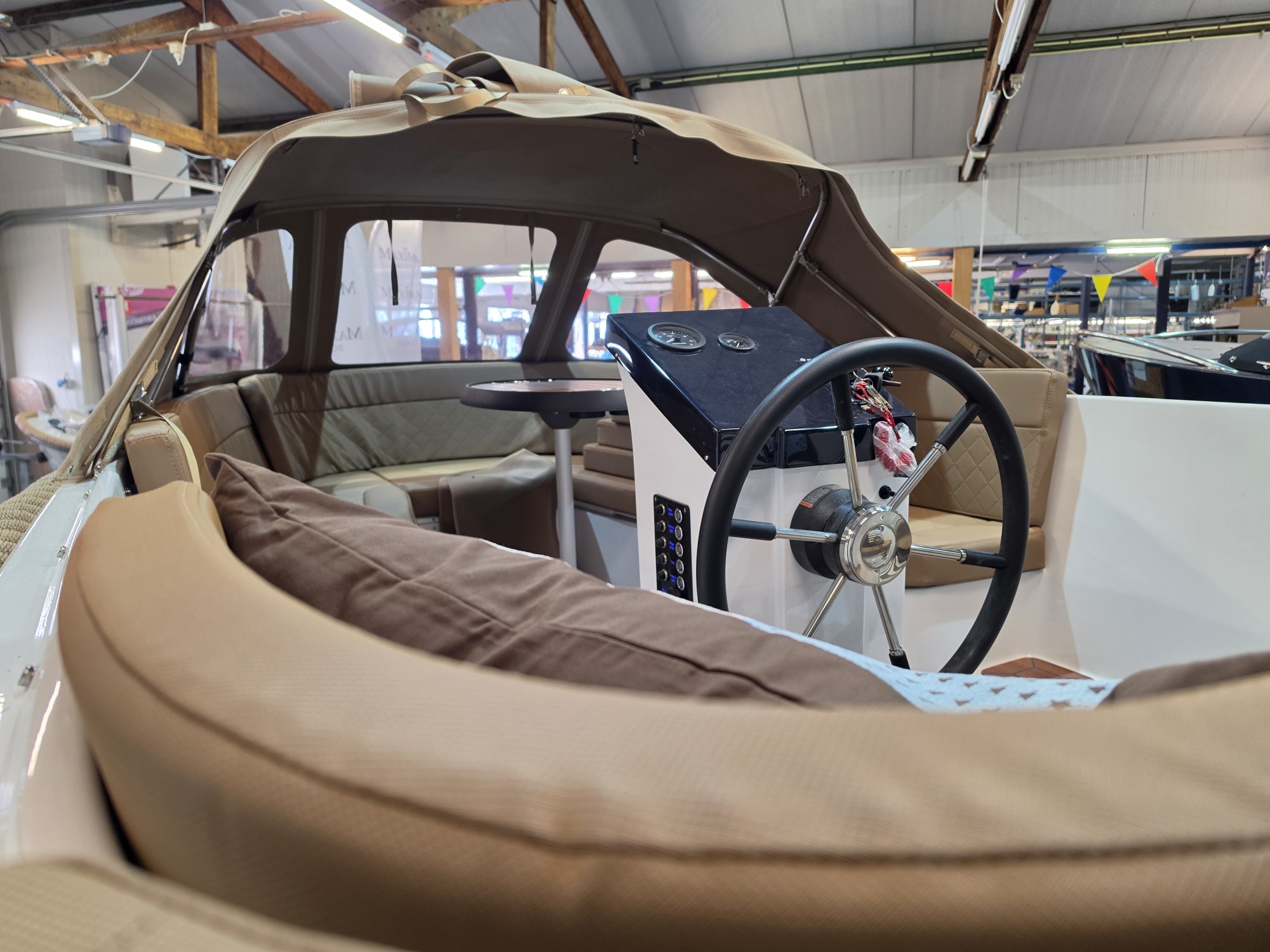 Maxima 600 Tender Sloep, 30PK Honda, Navy NIEUW MODEL MET ACHTERINSTAP