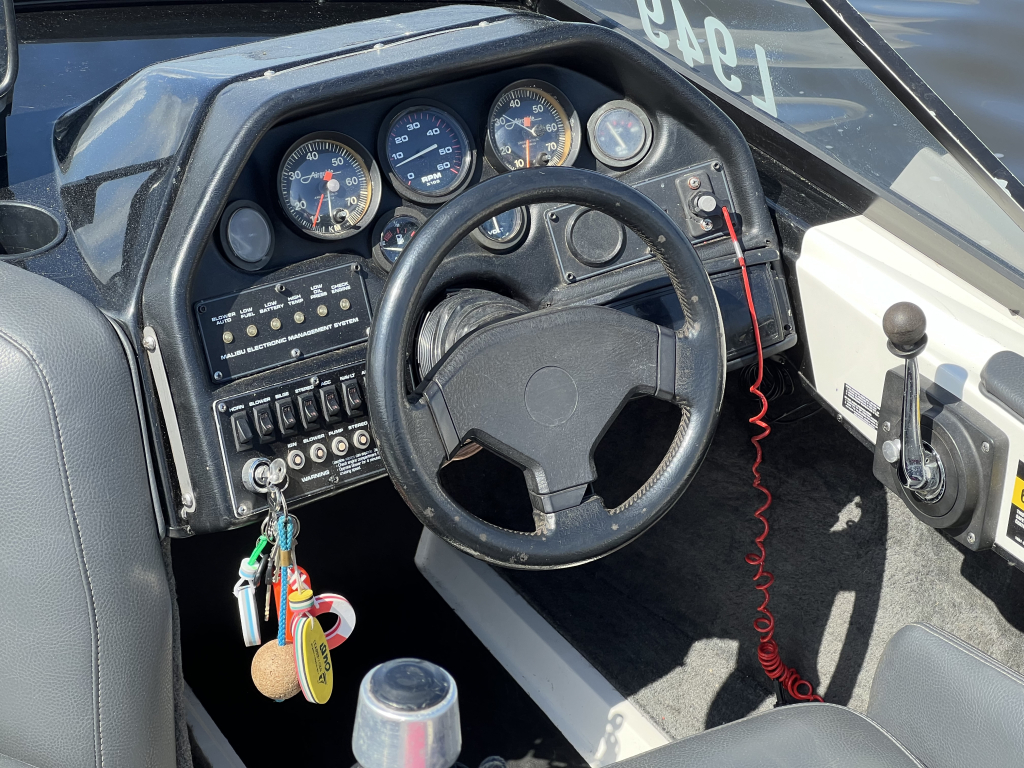 Malibu Euro F3 waterski boot v8 LPG/Benzine  — foto 10 van 22