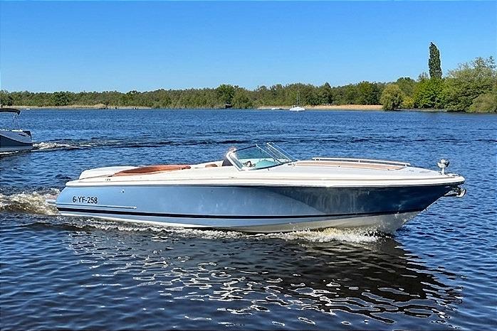 Chris-Craft Corsair 28