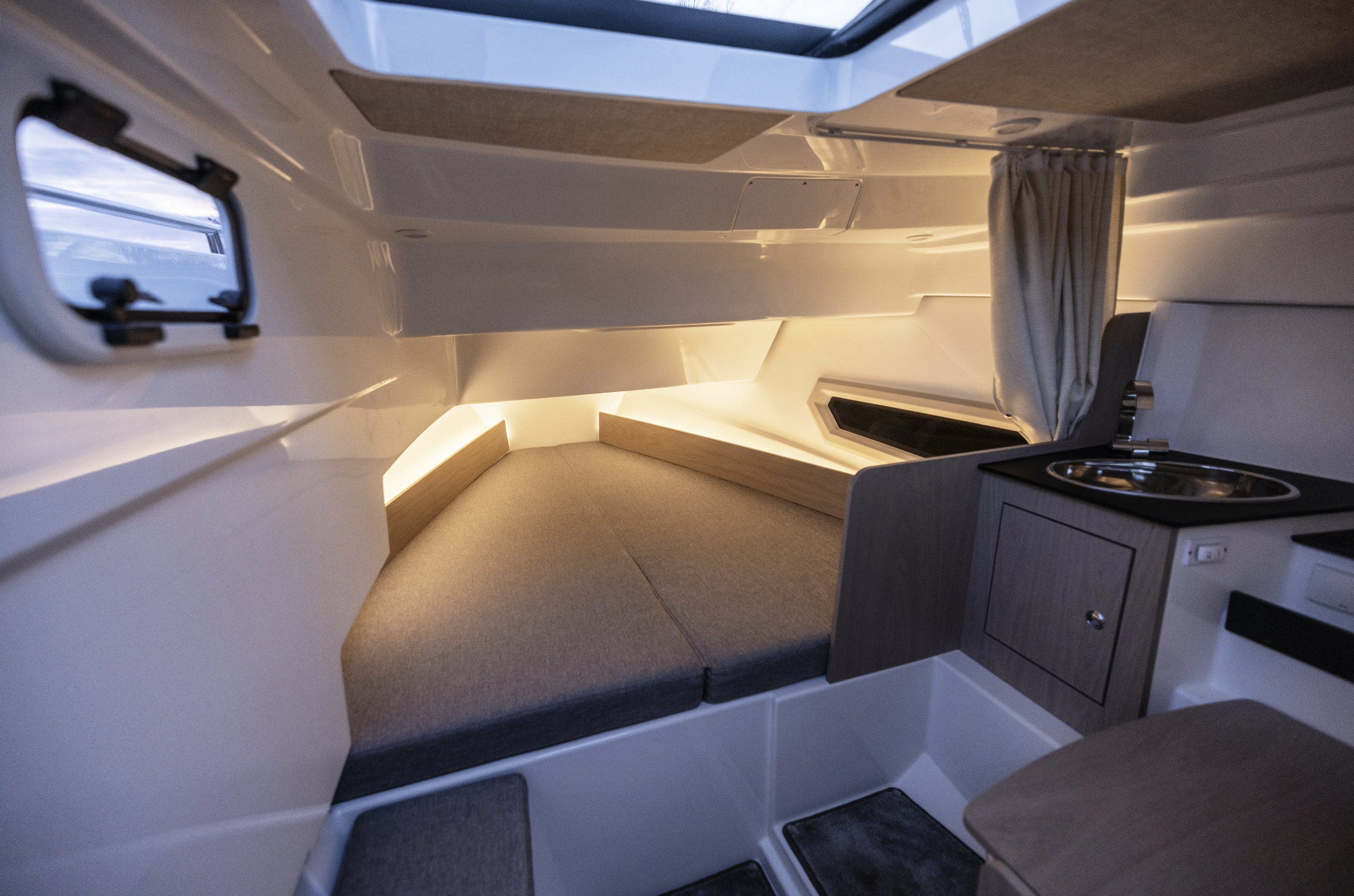 Quarken 27 T-TOP V2 ONYX (prijs Incl. Yamaha 300pk) — foto 23 van 25