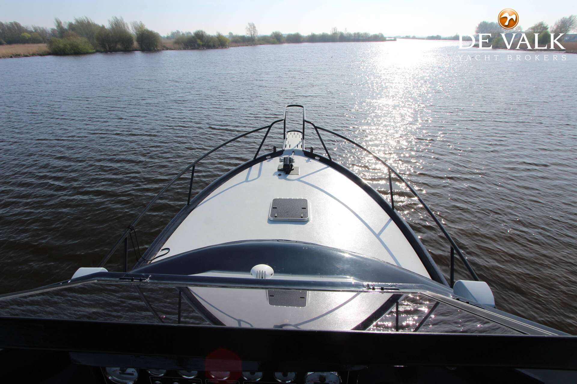 Striker 44 — foto 17 van 32