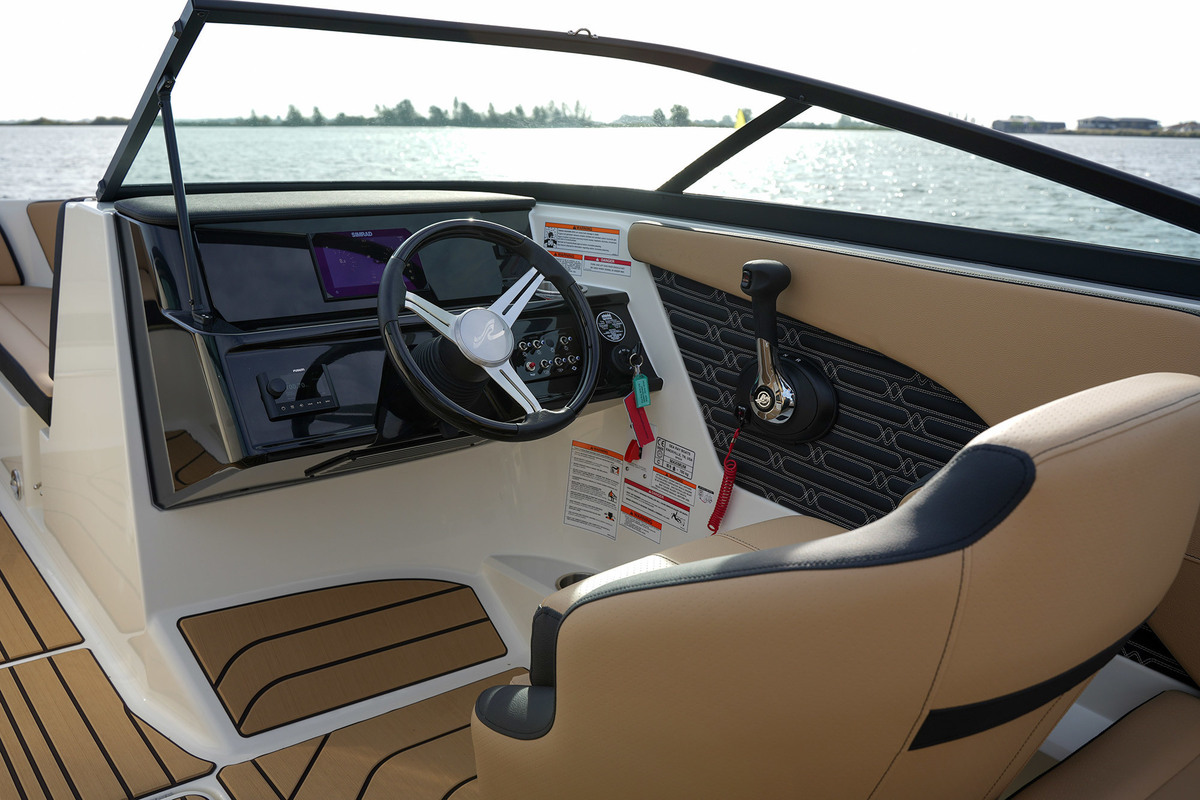 Sea Ray SPX 210 — foto 26 van 56