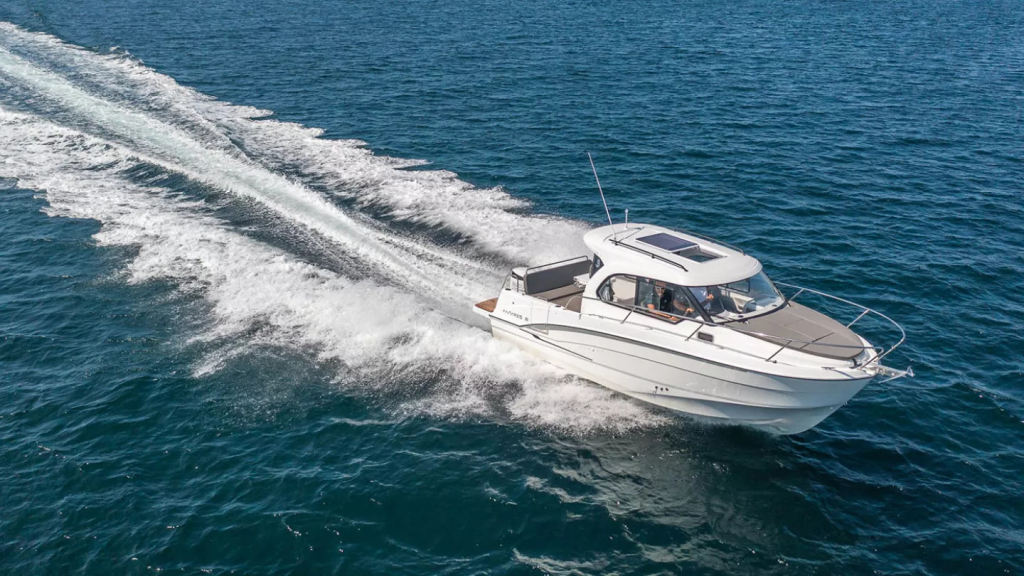 Beneteau Antares 8 | Nieuw samenstellen vanaf €67.518,- — foto 3 van 20