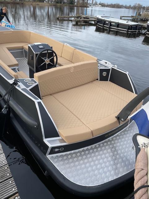 Van Vossen 650 sport e tender DEMO — foto 5 van 16