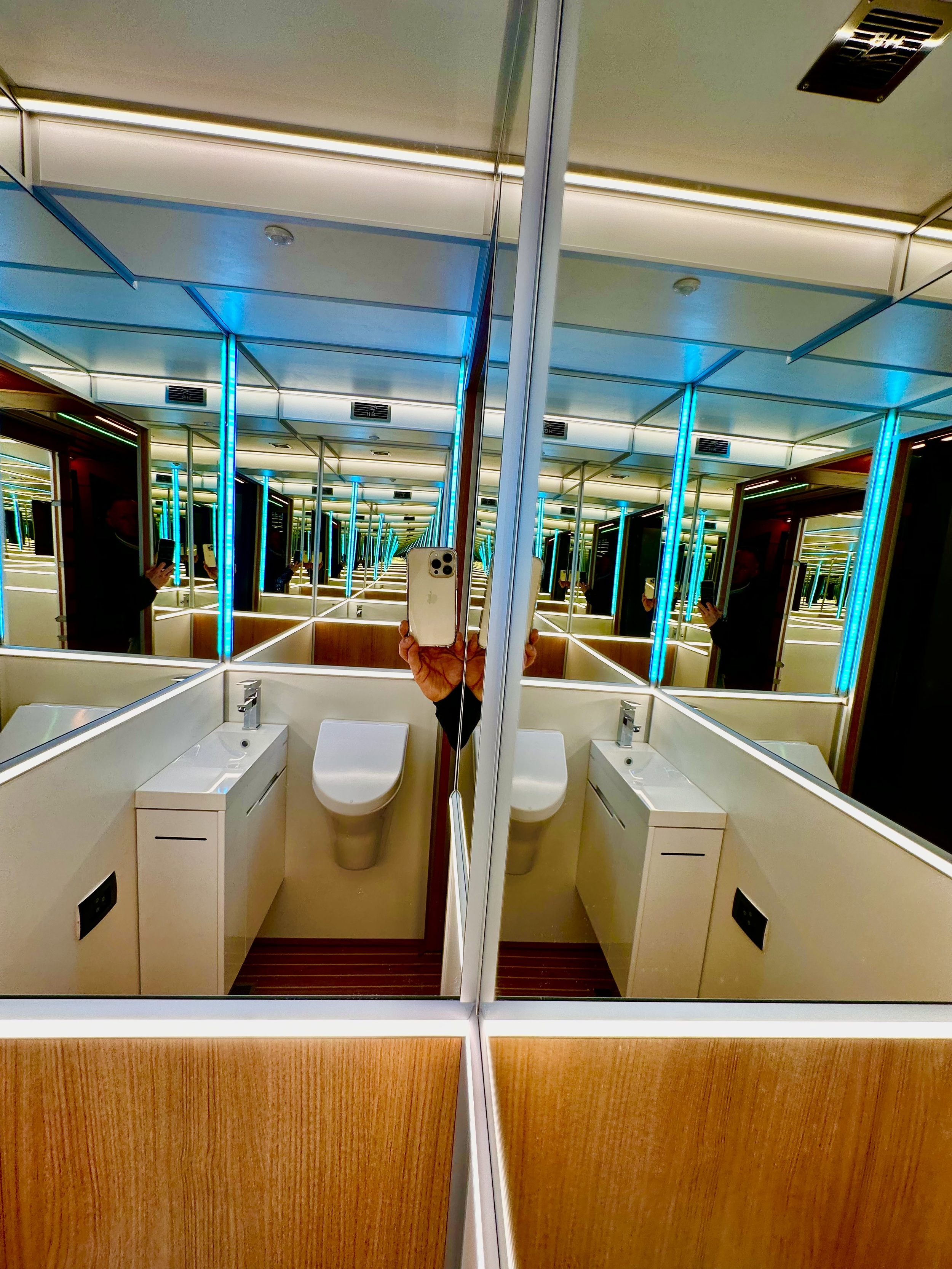 Holiday Boat Sundeck 57 Passenger Catamaran — foto 8 van 39