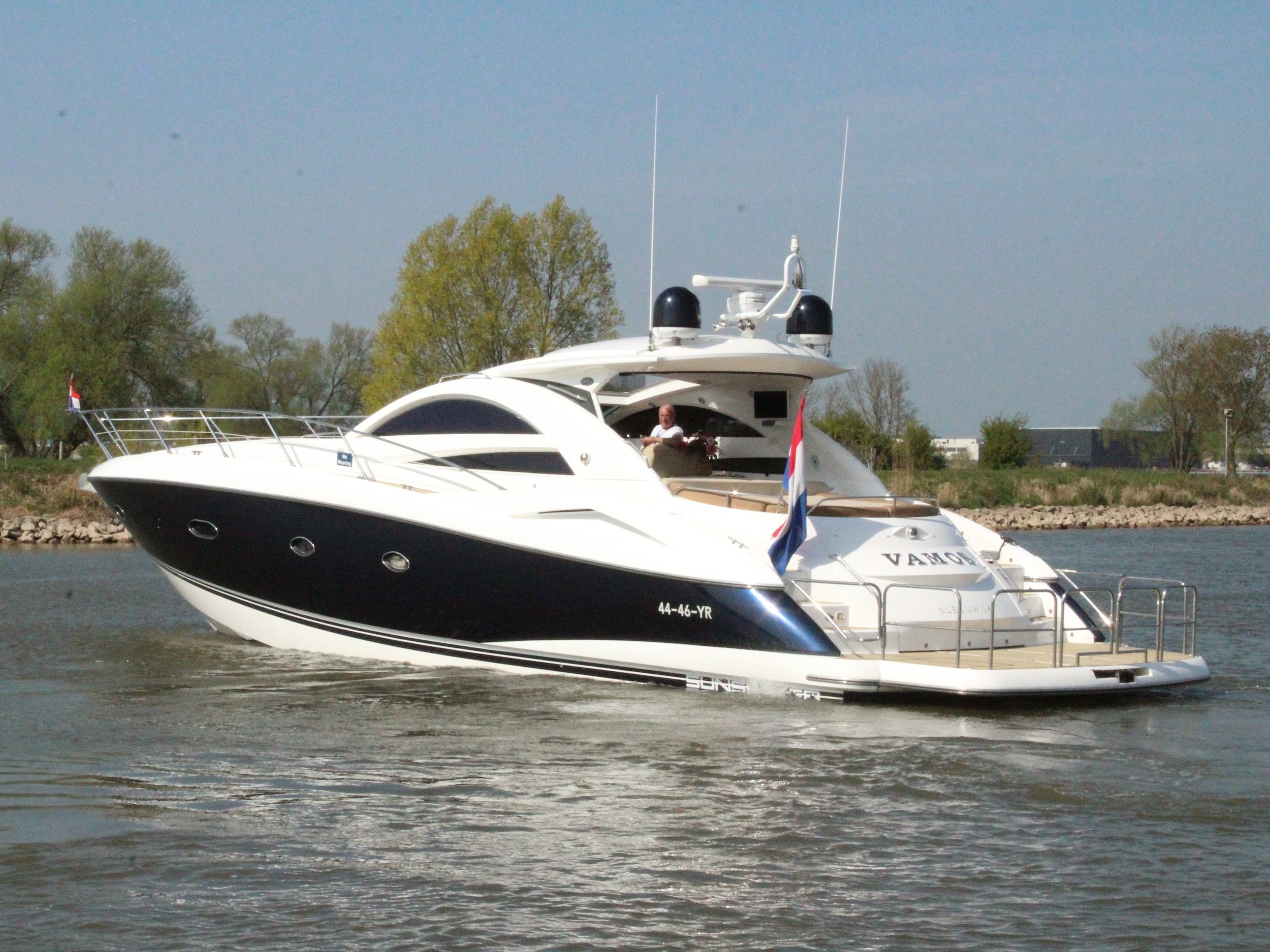 Sunseeker Predator 55 — foto 2 van 29