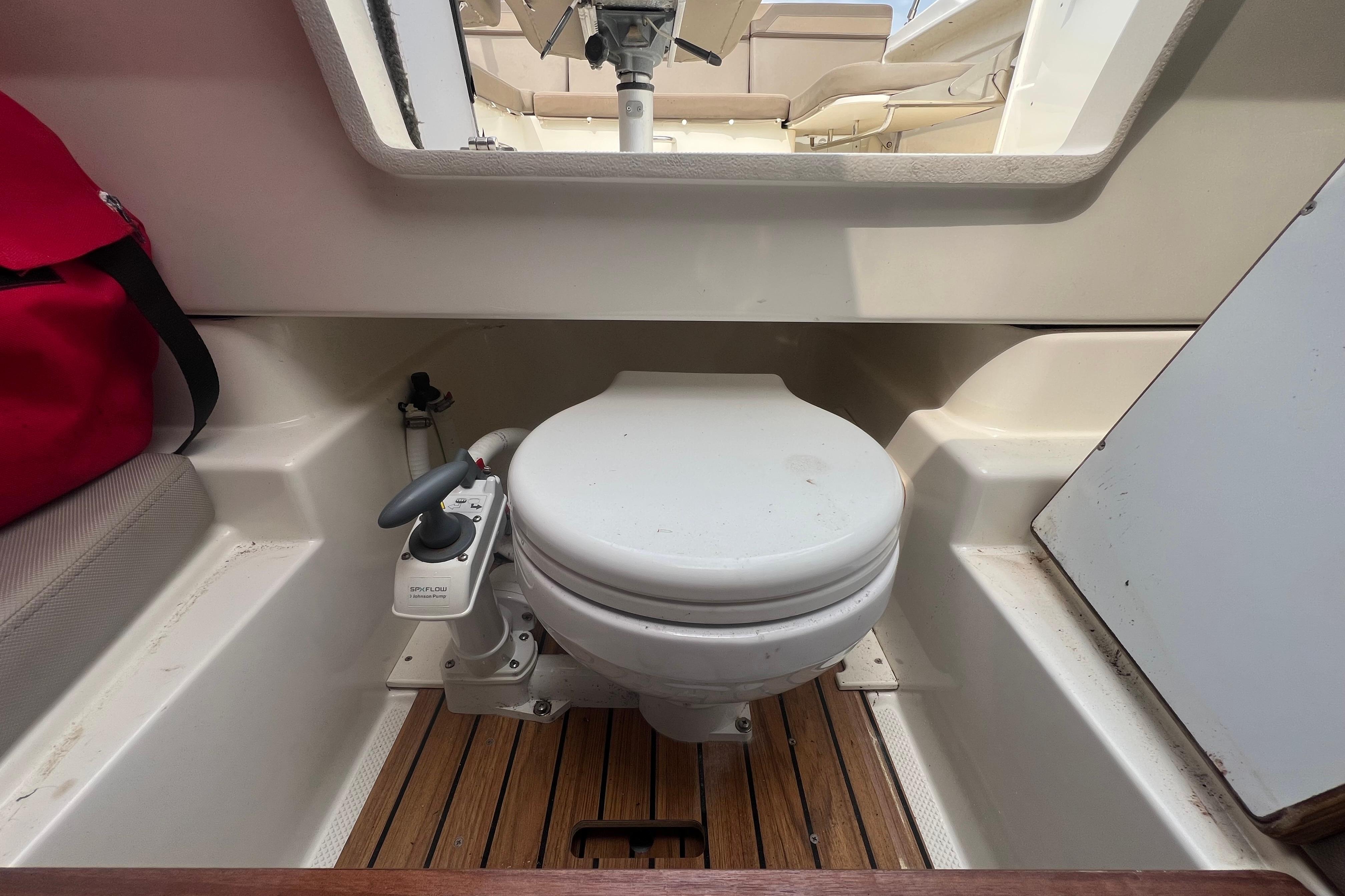 Quicksilver Activ 755 Sundeck — foto 15 van 17
