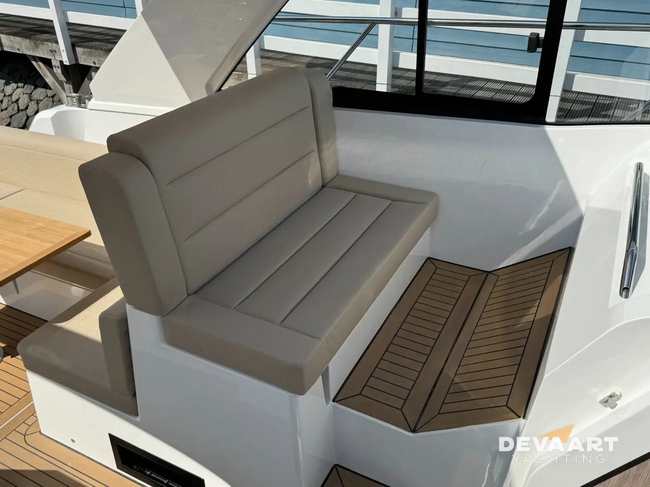 Sealine S335 — foto 7 van 32