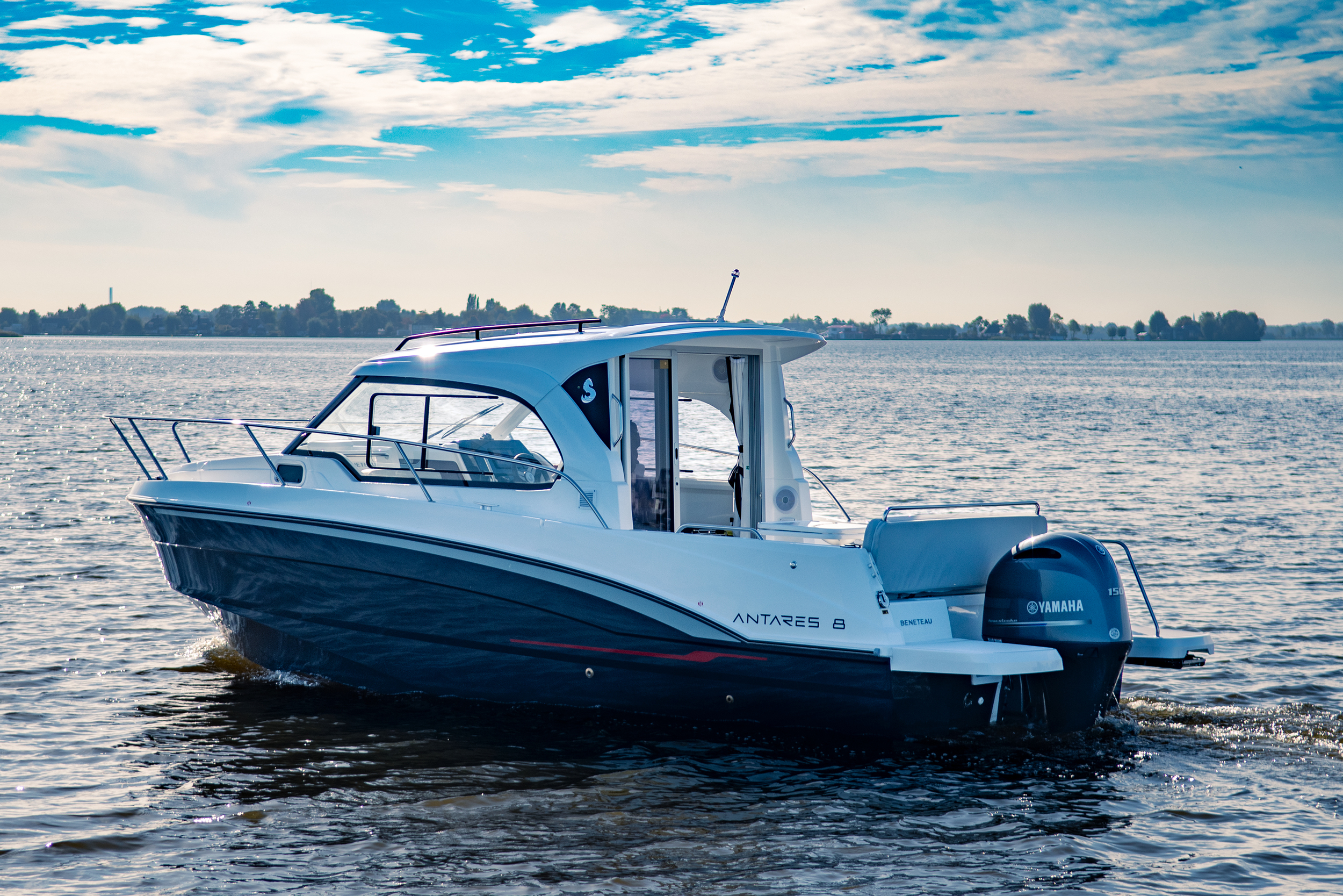 Beneteau Antares 8 — foto 2 van 20