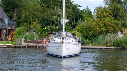 Beneteau Oceanis 331 (2002) — foto 3 van 12