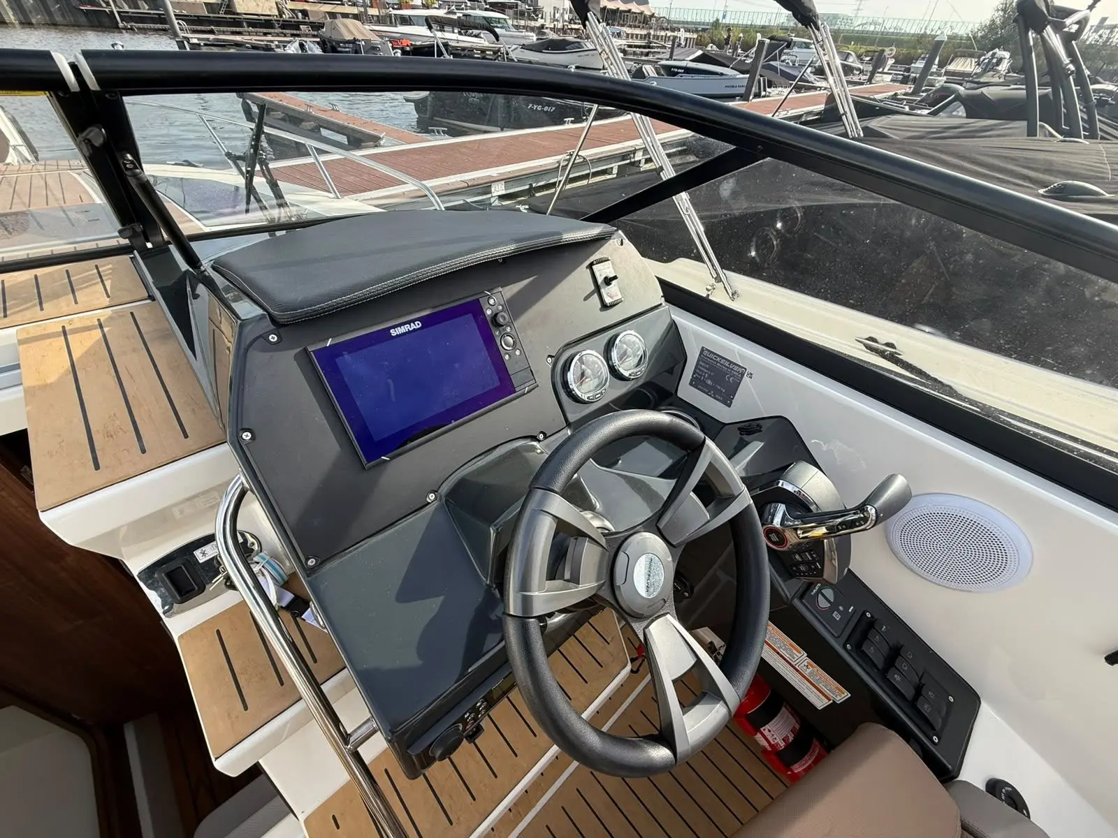 Quicksilver Activ 805 Cruiser (Full options / 2024) — foto 35 van 41