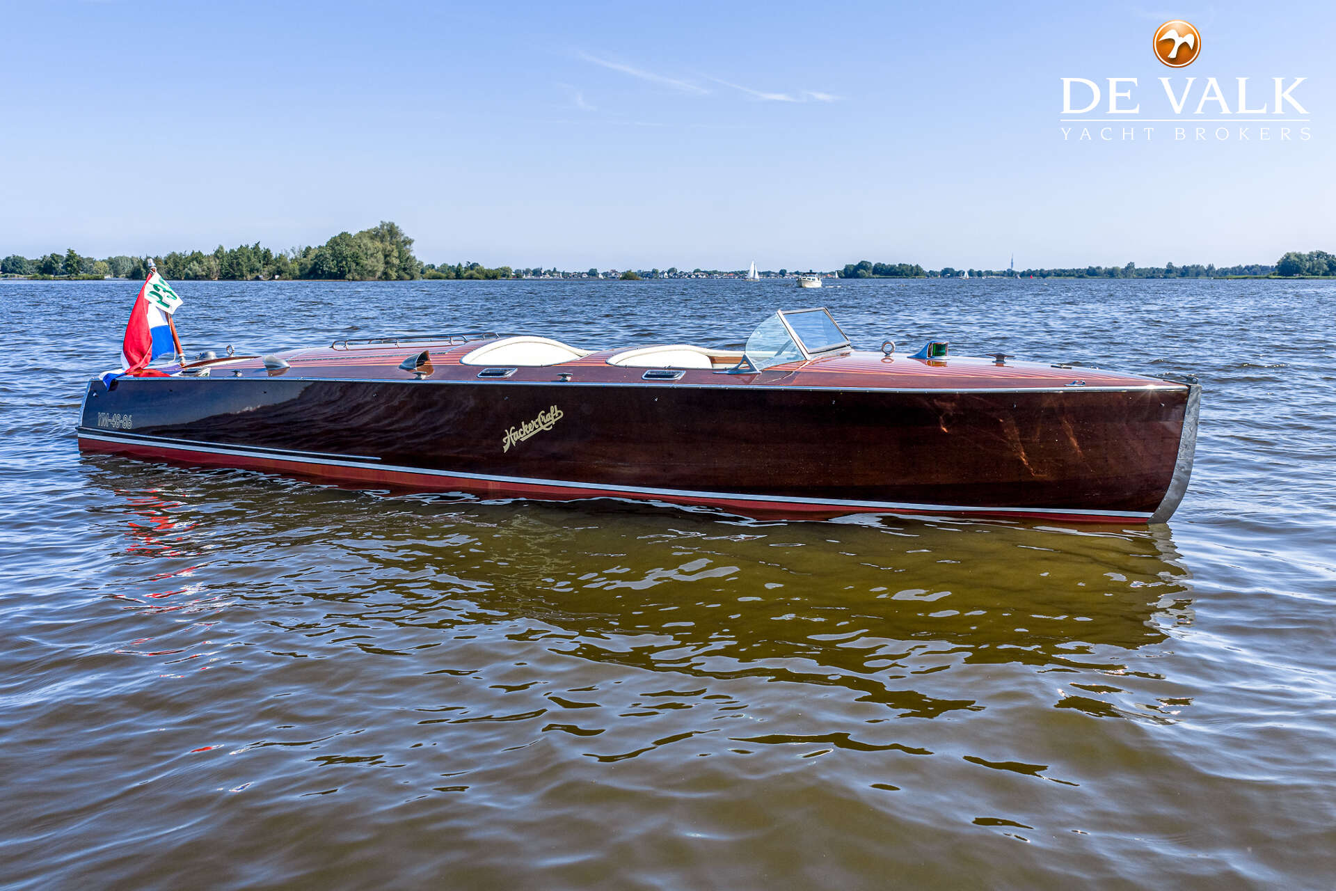 Hacker-Craft Triple Cockpit Runabout — foto 1 van 33