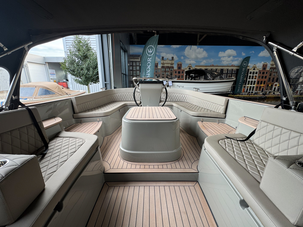 Waterspoor 717 Aviator | Vetus diesel   — foto 28 van 31