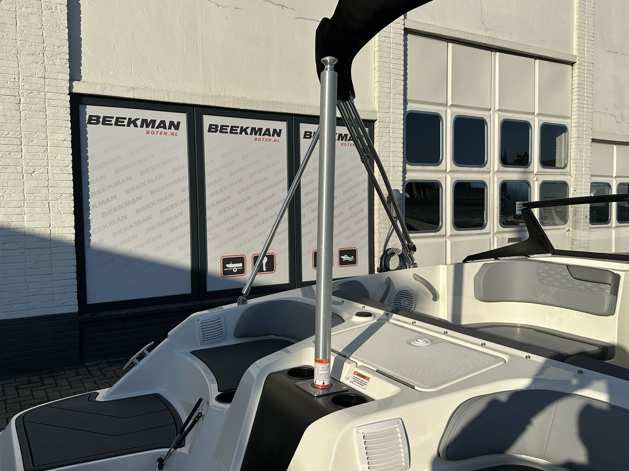 Bayliner Element M17 — foto 8 van 16