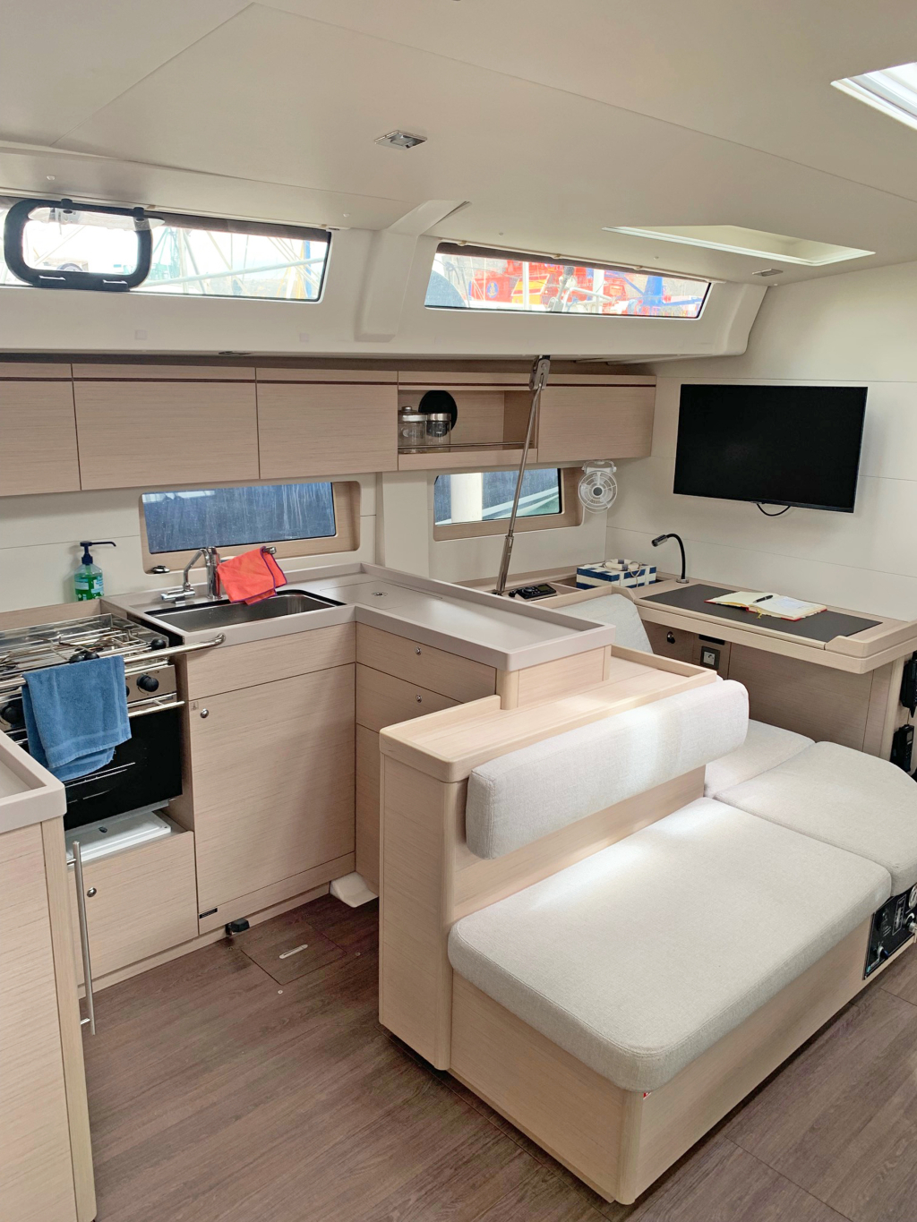 Beneteau Oceanis 51.1 — foto 23 van 47