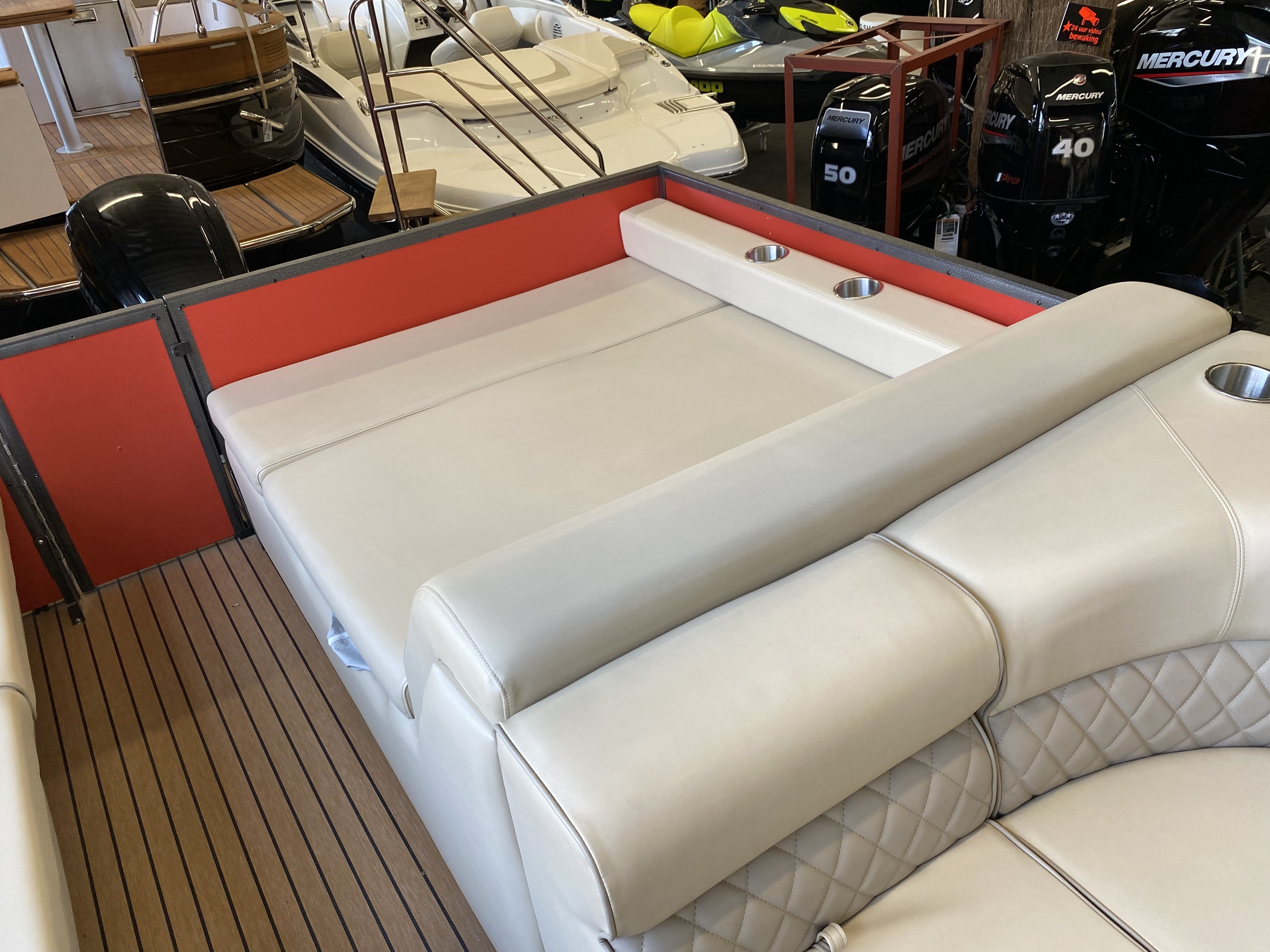 Pontoonboot 25FT 3-Tubes Red — foto 14 van 19